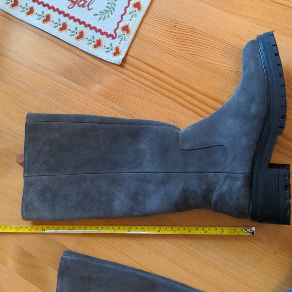Knee-high Lug sole waterproof boots - Picture 6 of 15